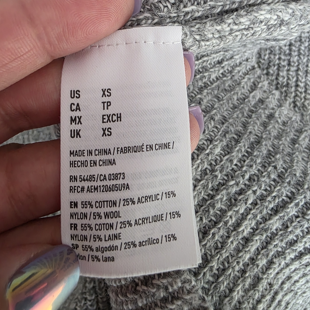 American Eagle Gray Knit Sweater XS V-Neck Tie Sleeve Cozy Casual Women - Picture 6 of 6